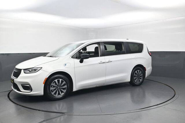 2024 Chrysler Pacifica Plug-In Hybrid Select