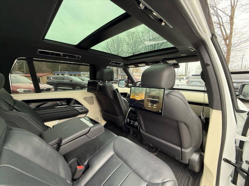 2023 Land Rover Range Rover P530 SE LWB