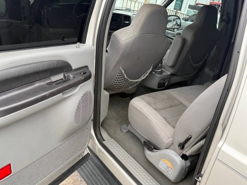 2005 Ford Excursion XLT