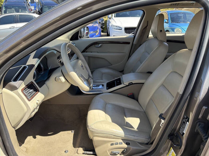 2011 Volvo XC70 T6