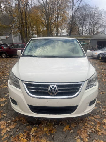 2010 Volkswagen Routan SE