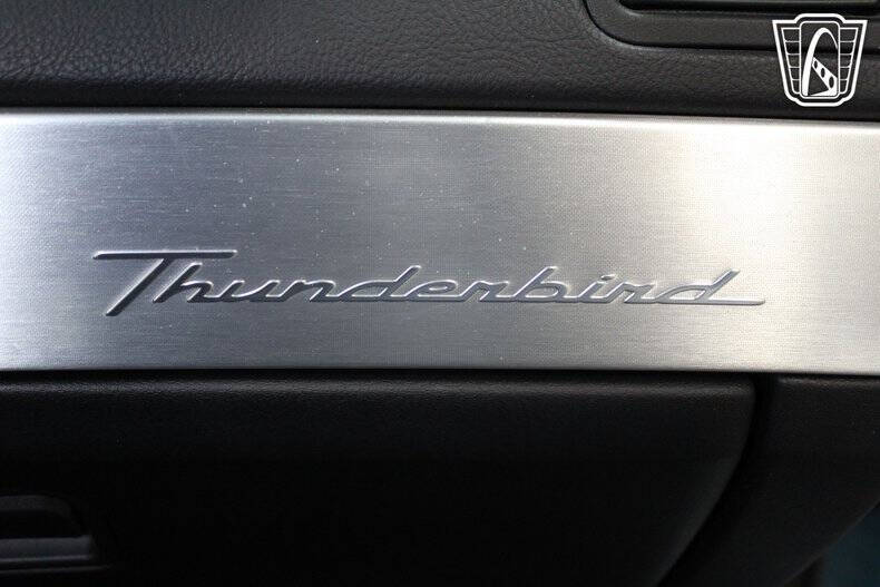 2003 Ford Thunderbird