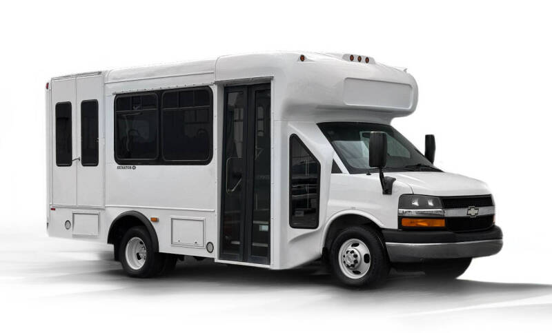 2014 Chevrolet Express Cutaway Base's photo