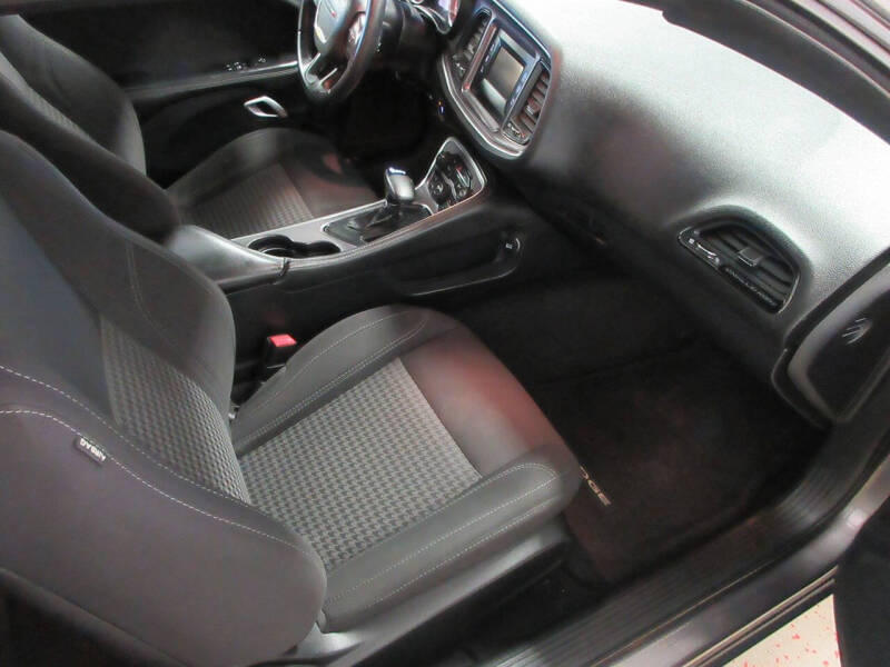 2015 Dodge Challenger SXT