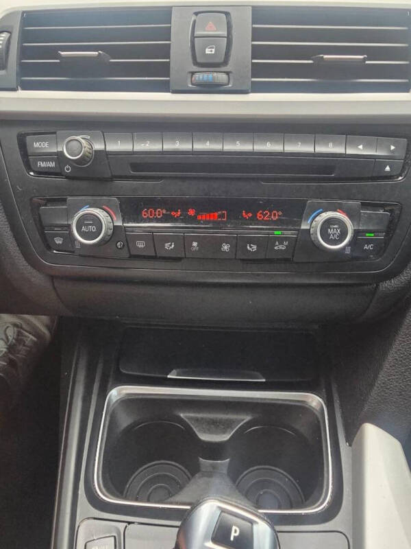 2015 BMW 3 Series 320i