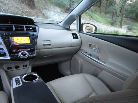 2014 Toyota Prius v Three