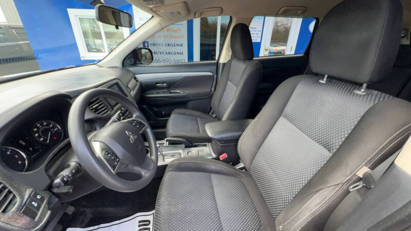 2018 Mitsubishi Outlander ES