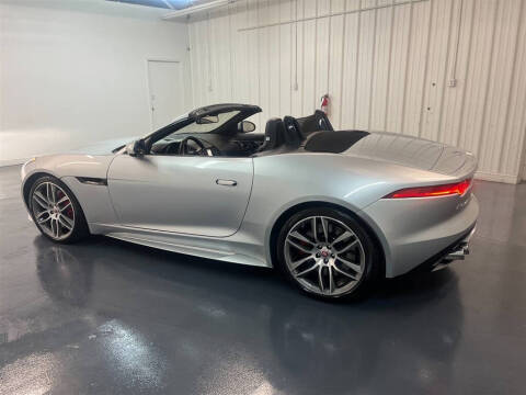 2017 Jaguar F-TYPE R