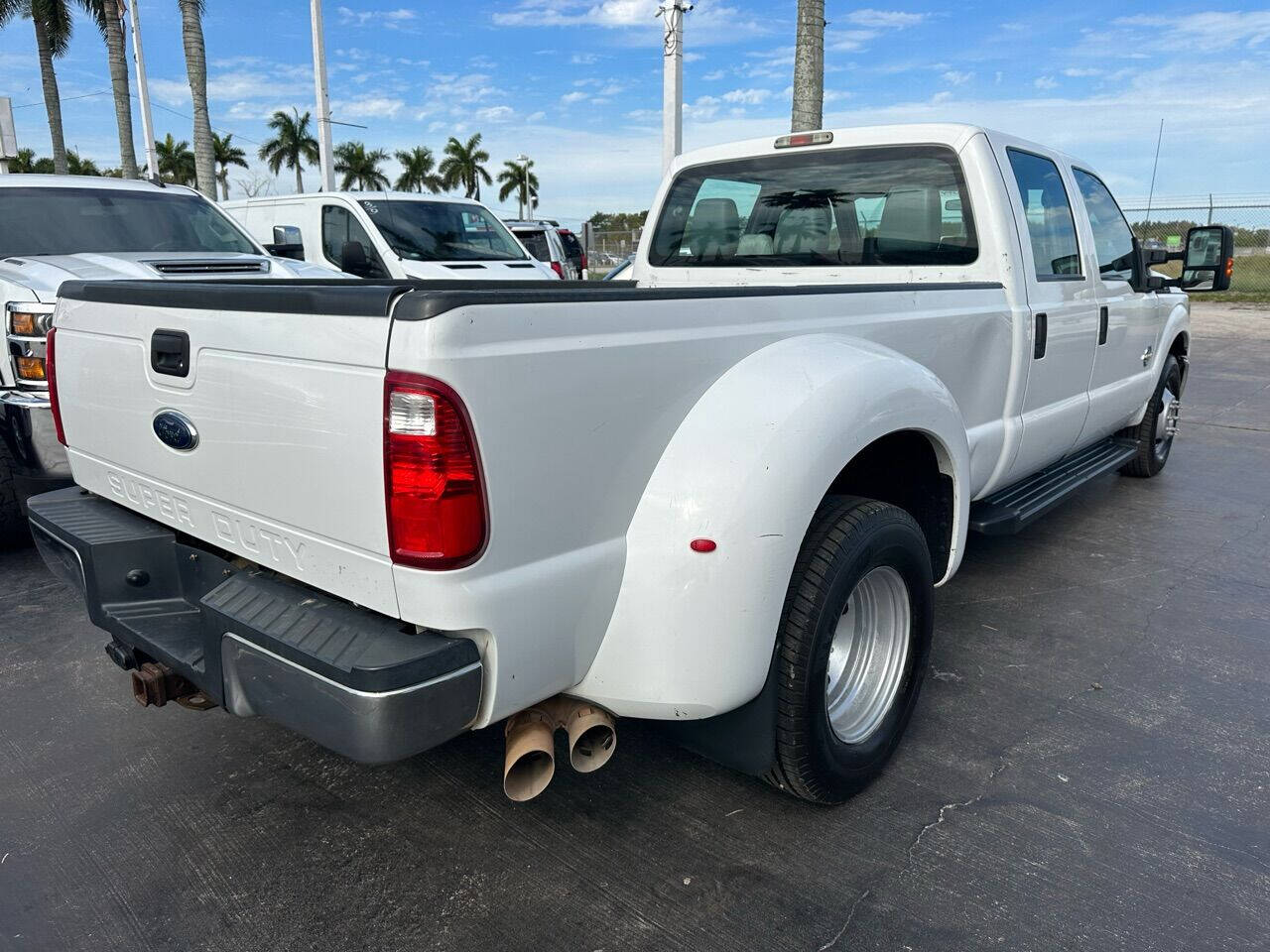 2015 FORD F-350 Pickup - $24,900