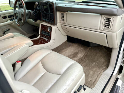 2003 Cadillac Escalade