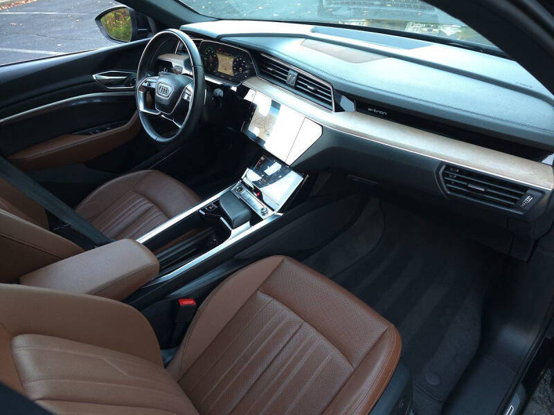 2024 Audi Q8 e-tron quattro Premium Plus