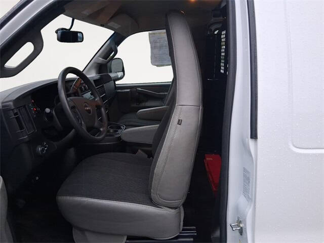 2023 GMC Savana 2500