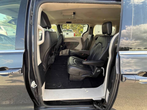 2020 Chrysler Pacifica Touring L