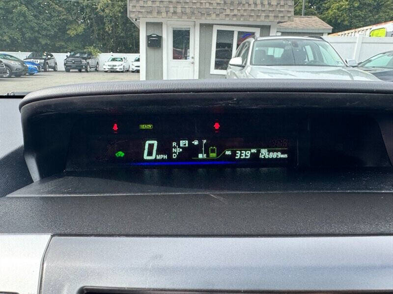 2014 Toyota Prius v Two