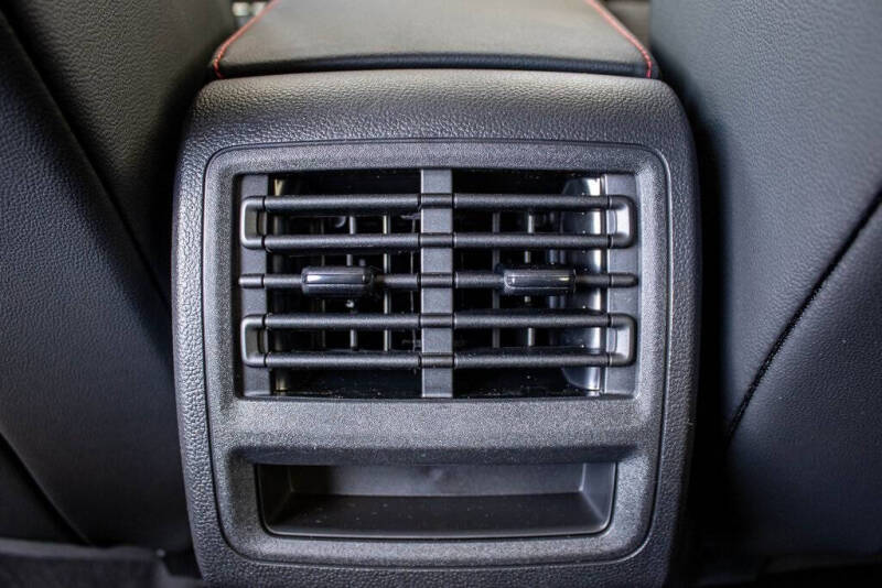 2025 Volkswagen Golf GTI SE