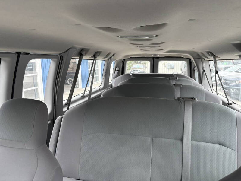 2010 Ford E-Series E-350 SD XLT