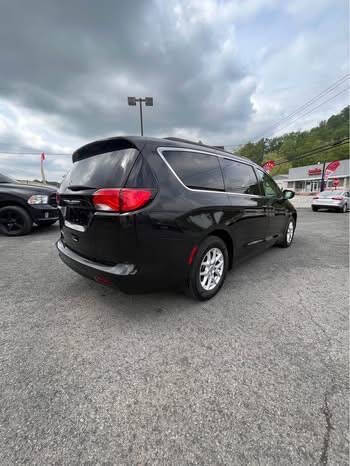 2020 Chrysler Voyager LXi