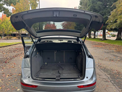 2011 Audi Q5 2.0T quattro Premium Plus