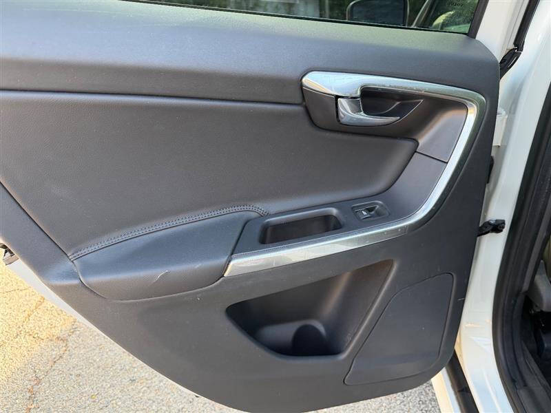 2016 Volvo XC60 T5 Drive-E Premier