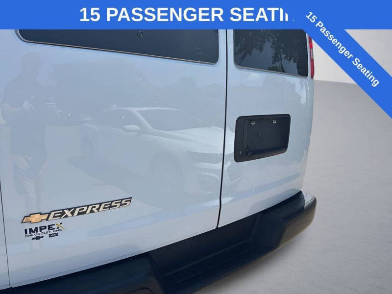 2025 Chevrolet Express LS 3500