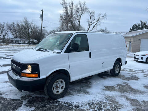 2010 Chevrolet Express for sale at Used Car Outlet in Bloomington IL