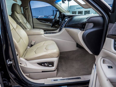 2018 Cadillac Escalade Luxury