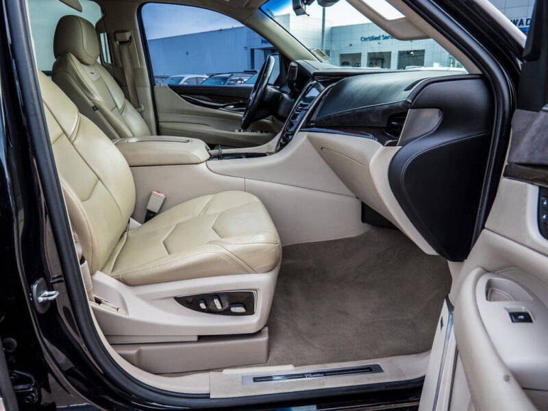 2018 Cadillac Escalade Luxury