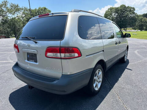 2001 Toyota Sienna LE