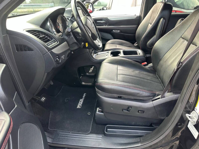 2016 Dodge Grand Caravan R/T