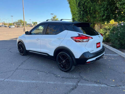 2020 Nissan Kicks SR