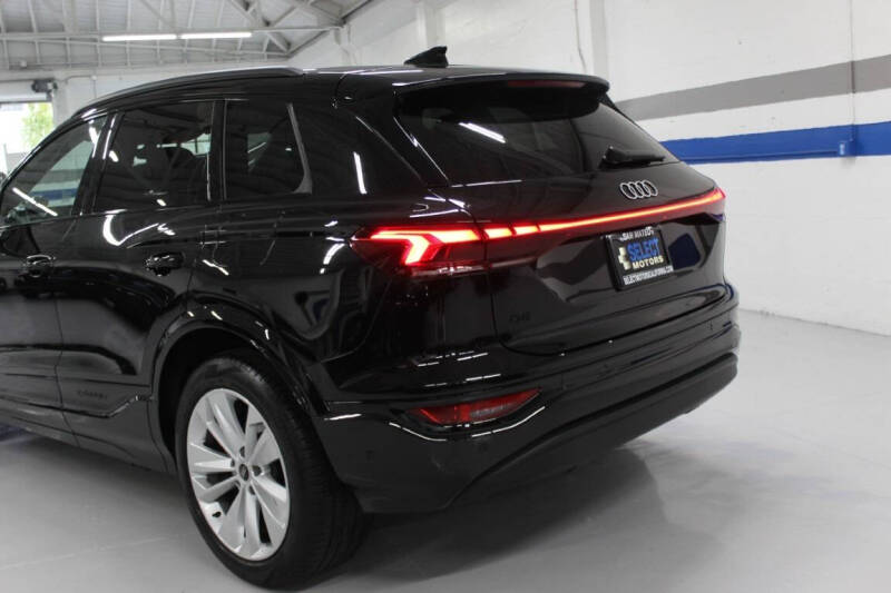 2025 Audi Q6 e-tron Premium