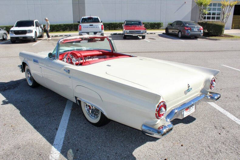 1957 Ford Thunderbird
