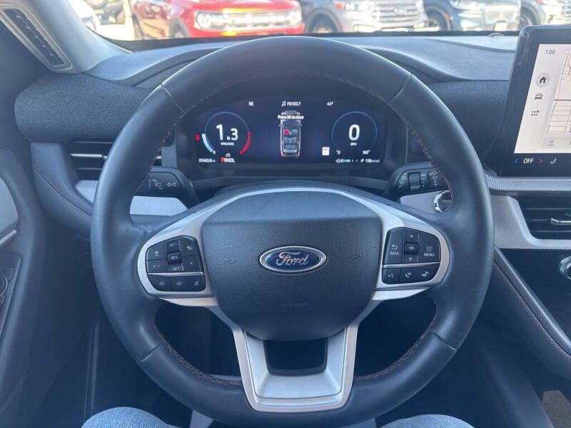 2025 Ford Explorer Active