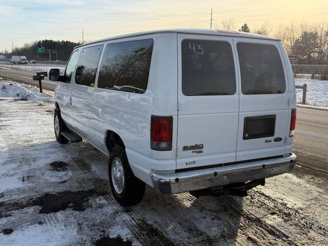 2011 Ford E-Series E-350 SD XL