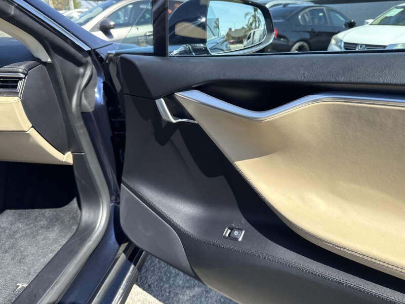 2012 Tesla Model S Performance