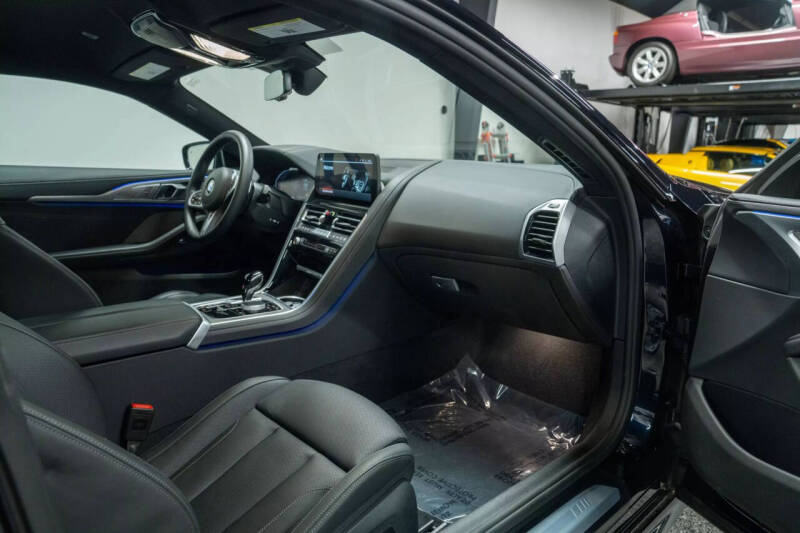 2025 BMW 8 Series 840i