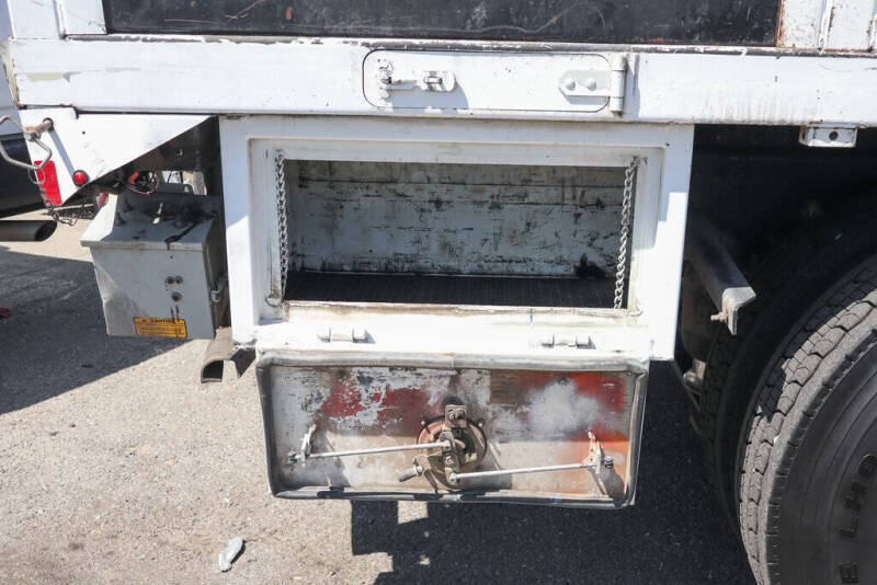 2013 Freightliner M2 112