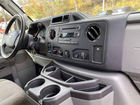 2013 Ford E-Series E-350 SD XLT