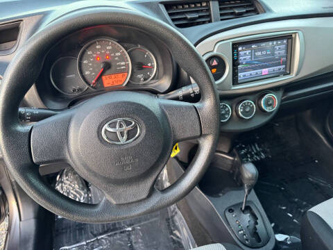 2012 Toyota Yaris 3-Door L