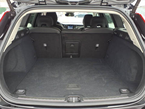 2025 Volvo V60 Cross Country B5 Plus