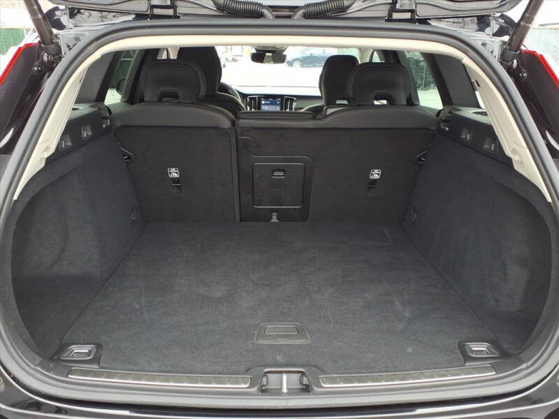 2025 Volvo V60 Cross Country B5 Plus