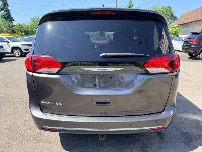 2018 Chrysler Pacifica Touring L Plus