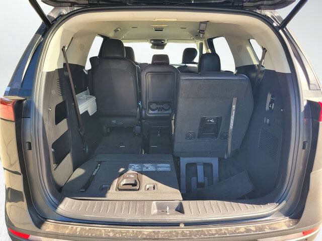 2024 Kia Carnival SX