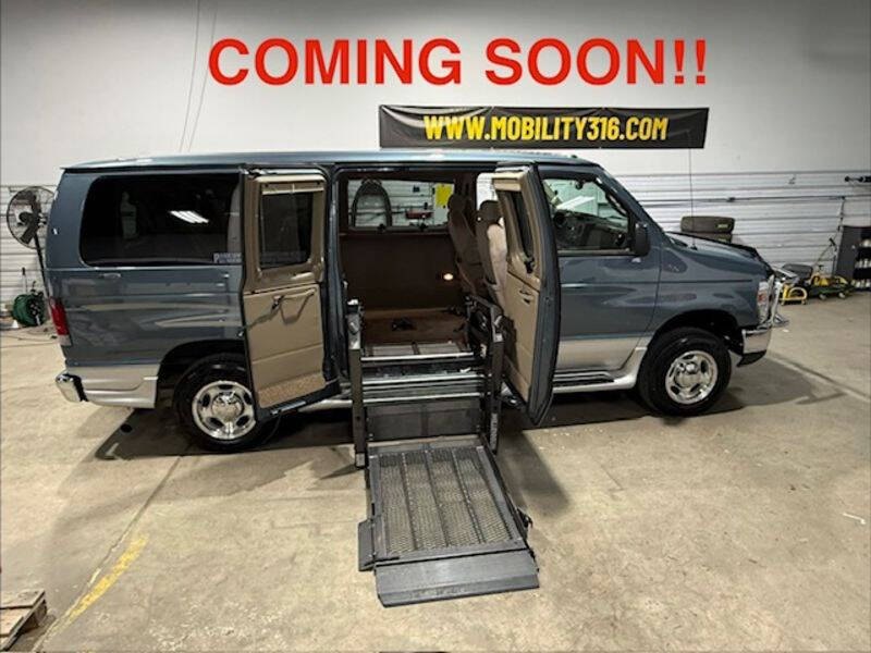 2012 Ford E-Series Econoline Van Commercial's photo