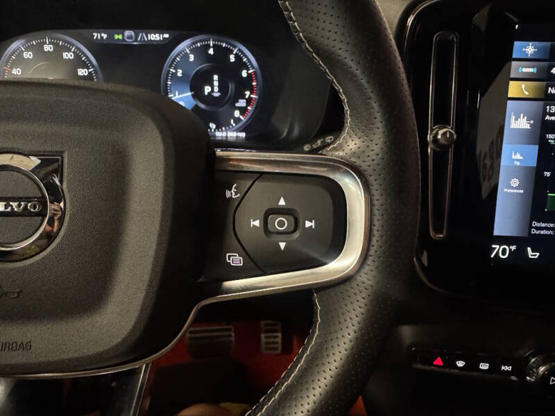 2021 Volvo XC40 T5 R-Design