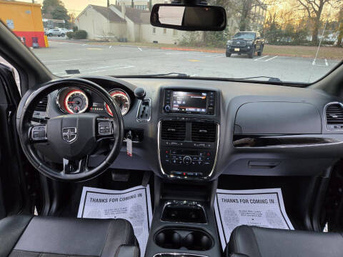 2019 Dodge Grand Caravan SXT 35th Anniversary Edition