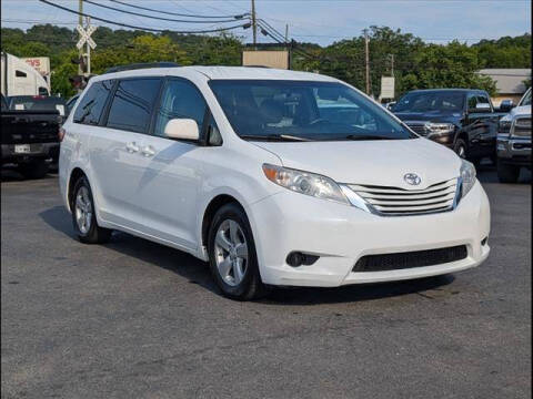 2016 Toyota Sienna LE 8-Passenger