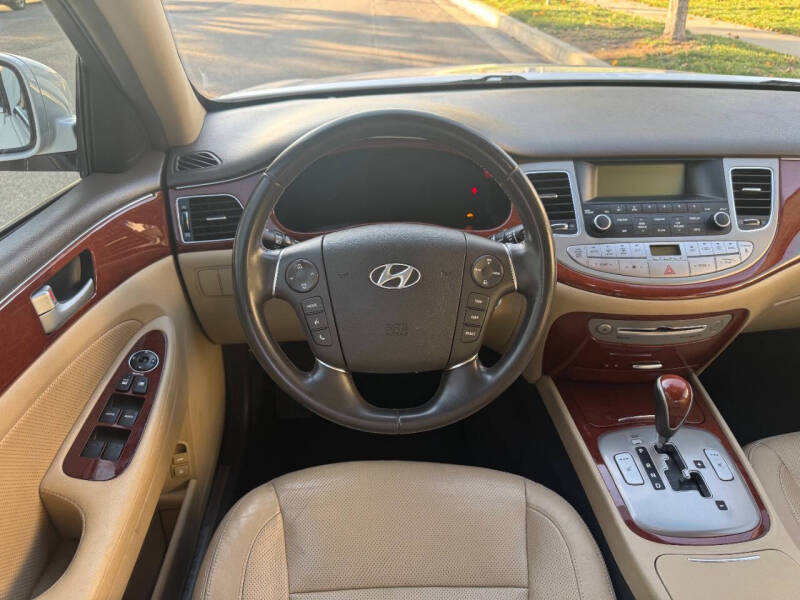 2013 Hyundai Genesis 3.8 photo 18