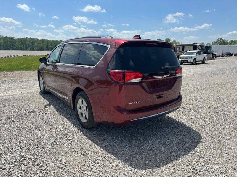 2017 Chrysler Pacifica Touring-L Plus