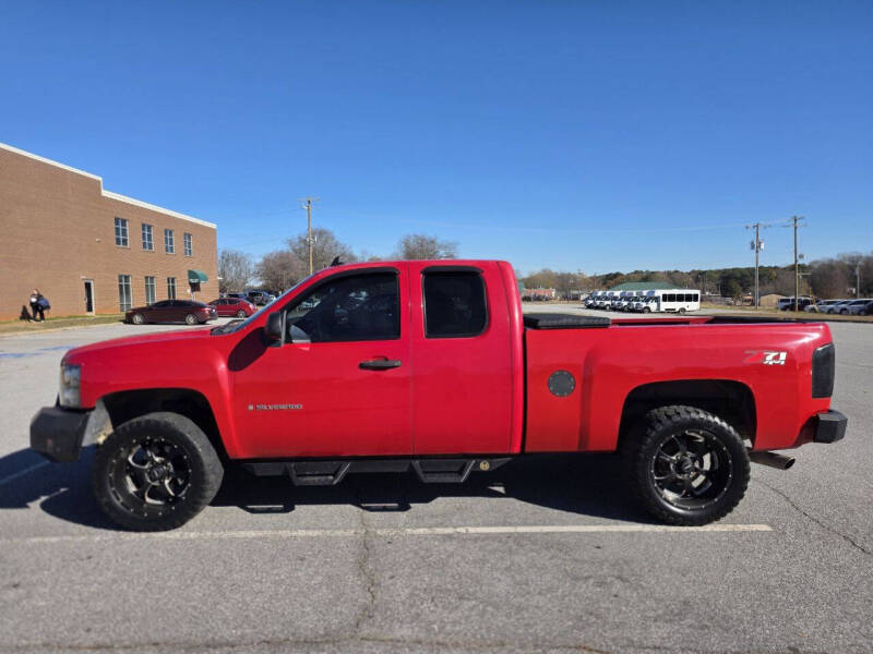 2007 Chevrolet Silverado 1500 Work Truck's photo